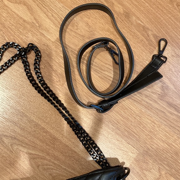 EUC Steve Madden crossbody and over shoulder purse - Picture 3 of 10